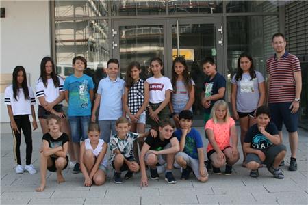 Grundschulklasse aus Niederbühl besucht Druckerei